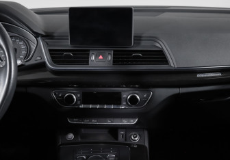 Подержанный автомобиль Audi Q5 2019 года (13 фото)