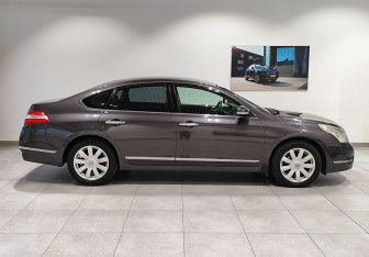 Подержанный автомобиль Nissan Teana 2009 года (4 фото)