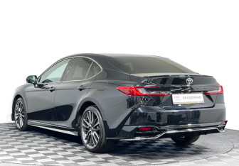 Подержанный автомобиль Toyota Camry Sedan 2024 года (7 фото)