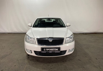 Подержанный автомобиль Skoda Octavia Liftback 2012 года (2 фото)
