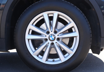 Подержанный автомобиль BMW X5 2017 года (21 фото)