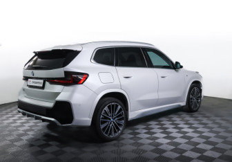 Подержанный автомобиль BMW X1 2025 года (5 фото)
