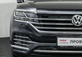 Подержанный автомобиль Volkswagen Touareg 2019 года (24 фото)