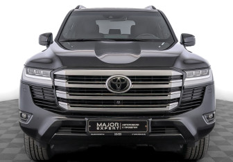 Подержанный автомобиль Toyota Land Cruiser Suv 2022 года (2 фото)
