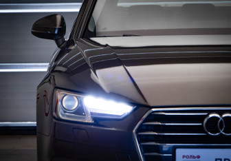 Подержанный автомобиль Audi A4 Sedan 2016 года (37 фото)