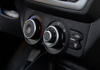 Подержанный автомобиль Kia Rio Hatchback 2014 года (13 фото)