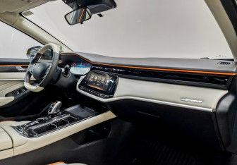 Подержанный автомобиль DongFeng Shine Max 2023 года (11 фото)