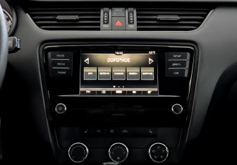 Подержанный автомобиль Skoda Octavia Liftback 2018 года (15 фото)