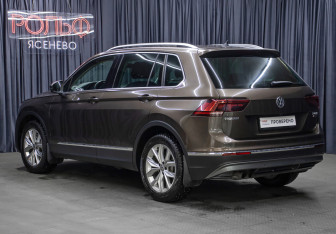 Подержанный автомобиль Volkswagen Tiguan 2017 года (7 фото)