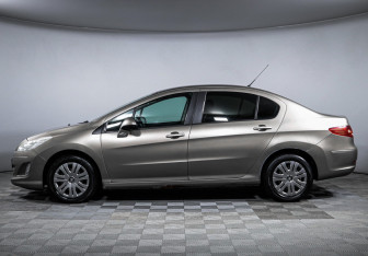 Подержанный автомобиль Peugeot 408 2013 года (8 фото)