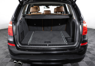 Подержанный автомобиль BMW X3 2017 года (9 фото)