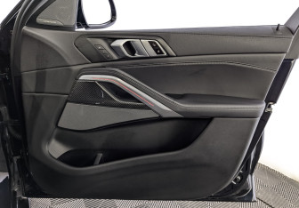 Подержанный автомобиль BMW X6 2021 года (25 фото)