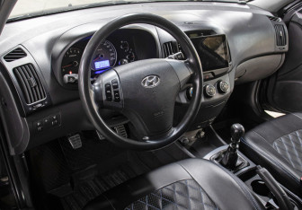 Подержанный автомобиль Hyundai Elantra Sedan 2008 года (16 фото)