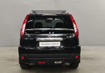 Подержанный автомобиль Nissan X-Trail 2012 года (6 фото)