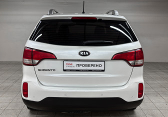 Подержанный автомобиль Kia Sorento 2014 года (6 фото)