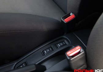 Подержанный автомобиль Nissan Note 2011 года (16 фото)