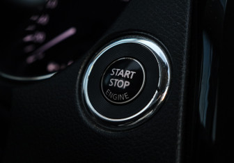 Подержанный автомобиль Nissan X-Trail 2015 года (15 фото)