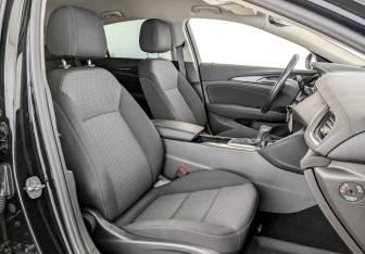 Подержанный автомобиль Opel Insignia Liftback 2021 года (23 фото)