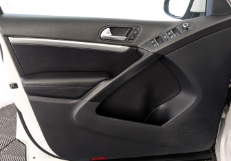 Подержанный автомобиль Volkswagen Tiguan 2012 года (19 фото)