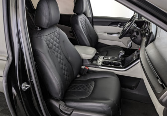 Подержанный автомобиль Kia Carnival 2021 года (23 фото)