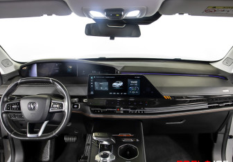 Подержанный автомобиль Changan UNI-K 2023 года (11 фото)