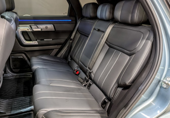 Подержанный автомобиль Jaecoo J7 2024 года (12 фото)