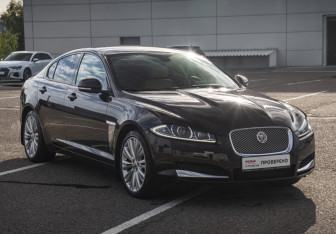 Подержанный автомобиль Jaguar XF Sedan 2013 года (4 фото)