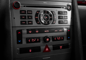 Подержанный автомобиль Peugeot 407 Sedan 2006 года (15 фото)