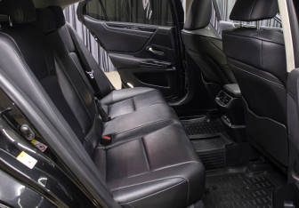 Подержанный автомобиль Lexus ES 2018 года (12 фото)