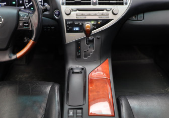 Подержанный автомобиль Lexus RX 2010 года (9 фото)