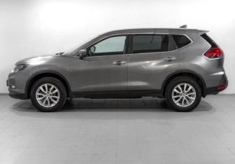 Подержанный автомобиль Nissan X-Trail 2019 года (8 фото)