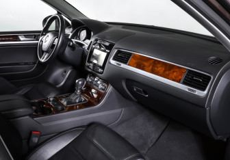 Подержанный автомобиль Volkswagen Touareg 2013 года (11 фото)