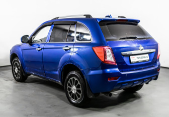 Подержанный автомобиль Lifan X60 2014 года (8 фото)