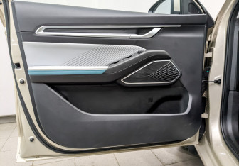 Подержанный автомобиль Geely Emgrand 2023 года (20 фото)