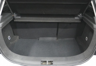 Подержанный автомобиль Opel Astra Hatchback 2010 года (9 фото)