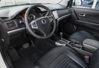 Подержанный автомобиль SsangYong Actyon 2011 года (14 фото)