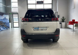Подержанный автомобиль Peugeot 5008 Suv 2018 года (5 фото)