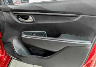 Подержанный автомобиль Kia Rio Hatchback 2020 года (24 фото)