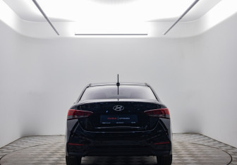 Подержанный автомобиль Hyundai Solaris Sedan 2017 года (6 фото)