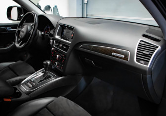 Подержанный автомобиль Audi Q5 2015 года (24 фото)
