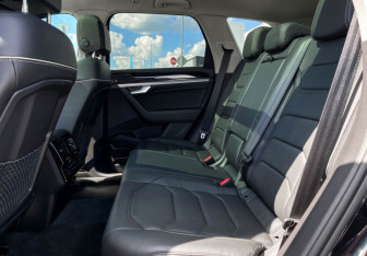 Подержанный автомобиль Volkswagen Touareg 2021 года (10 фото)