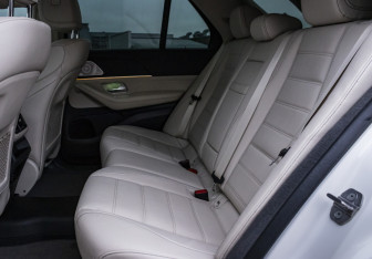 Подержанный автомобиль Mercedes-Benz GLE 2019 года (19 фото)