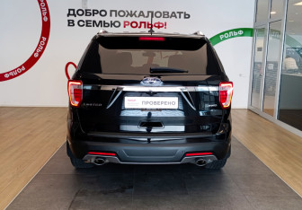 Подержанный автомобиль Ford Explorer 2018 года (5 фото)