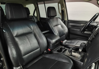 Подержанный автомобиль Mitsubishi Pajero 2013 года (12 фото)
