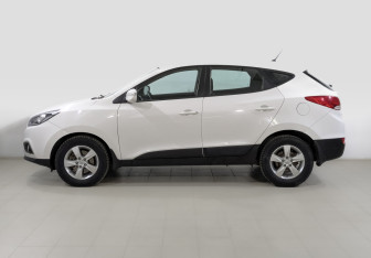 Подержанный автомобиль Hyundai ix35 2013 года (8 фото)