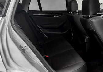 Подержанный автомобиль BMW X1 2012 года (5 фото)