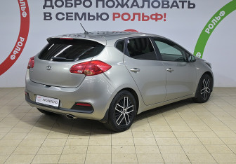 Подержанный автомобиль Kia Ceed Hatchback 2015 года (4 фото)