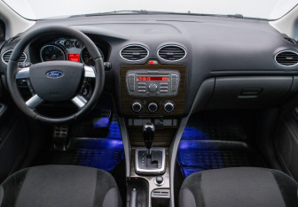 Подержанный автомобиль Ford Focus Sedan 2008 года (13 фото)
