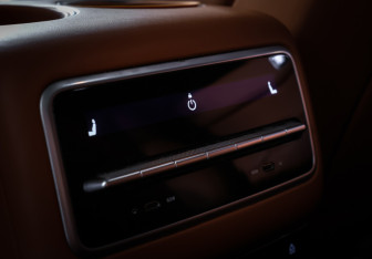 Подержанный автомобиль LiXiang L9 2023 года (22 фото)