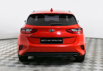Подержанный автомобиль Kia Ceed Hatchback 2020 года (4 фото)